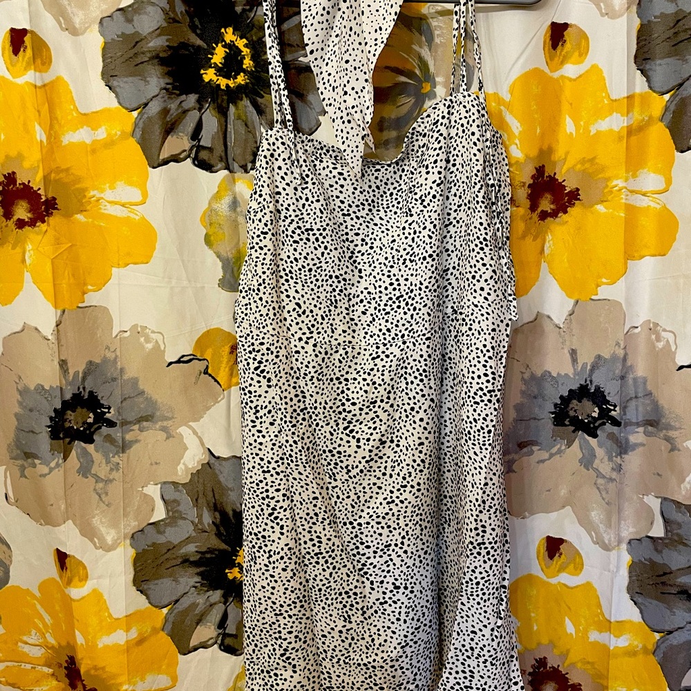 Never worn SHEIN dress. White with black dots and matching scrunchie.